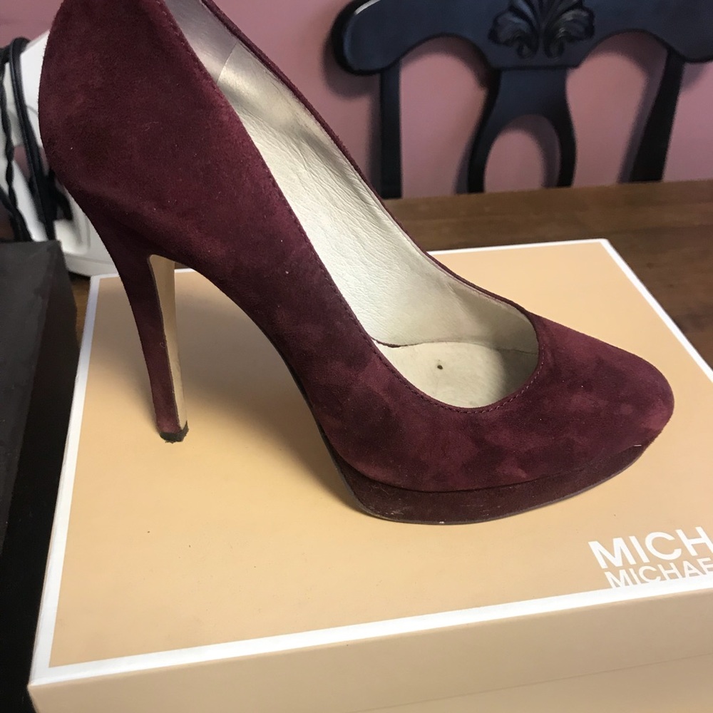 Shoes - Picture 3 of 5